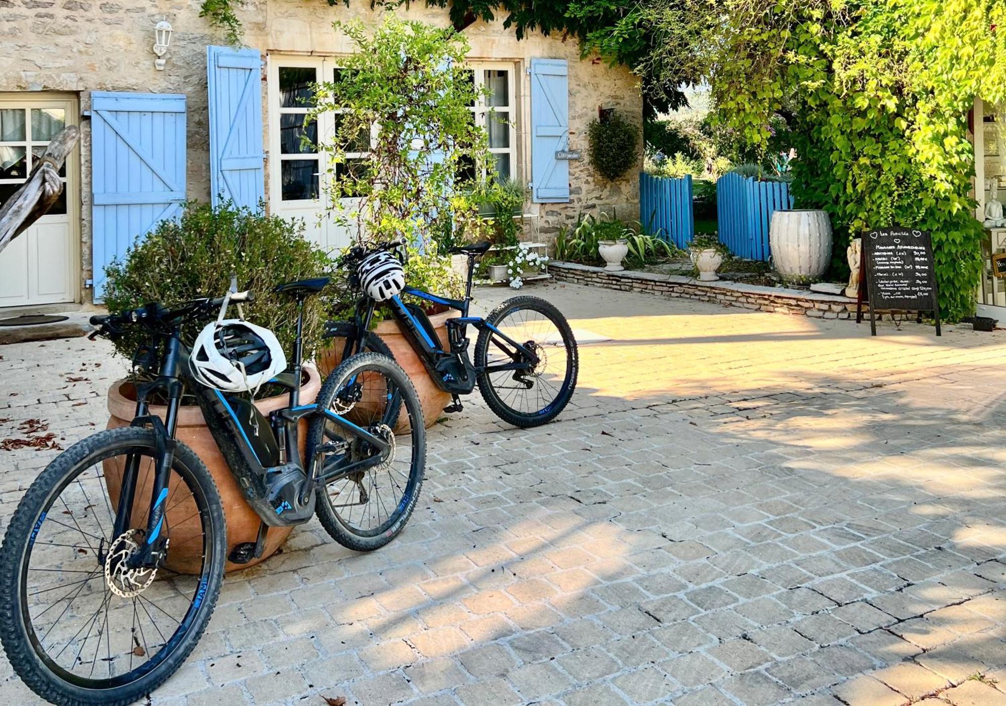Bed and Breakfast Le Relais Des Anges Mercues Екстер'єр фото