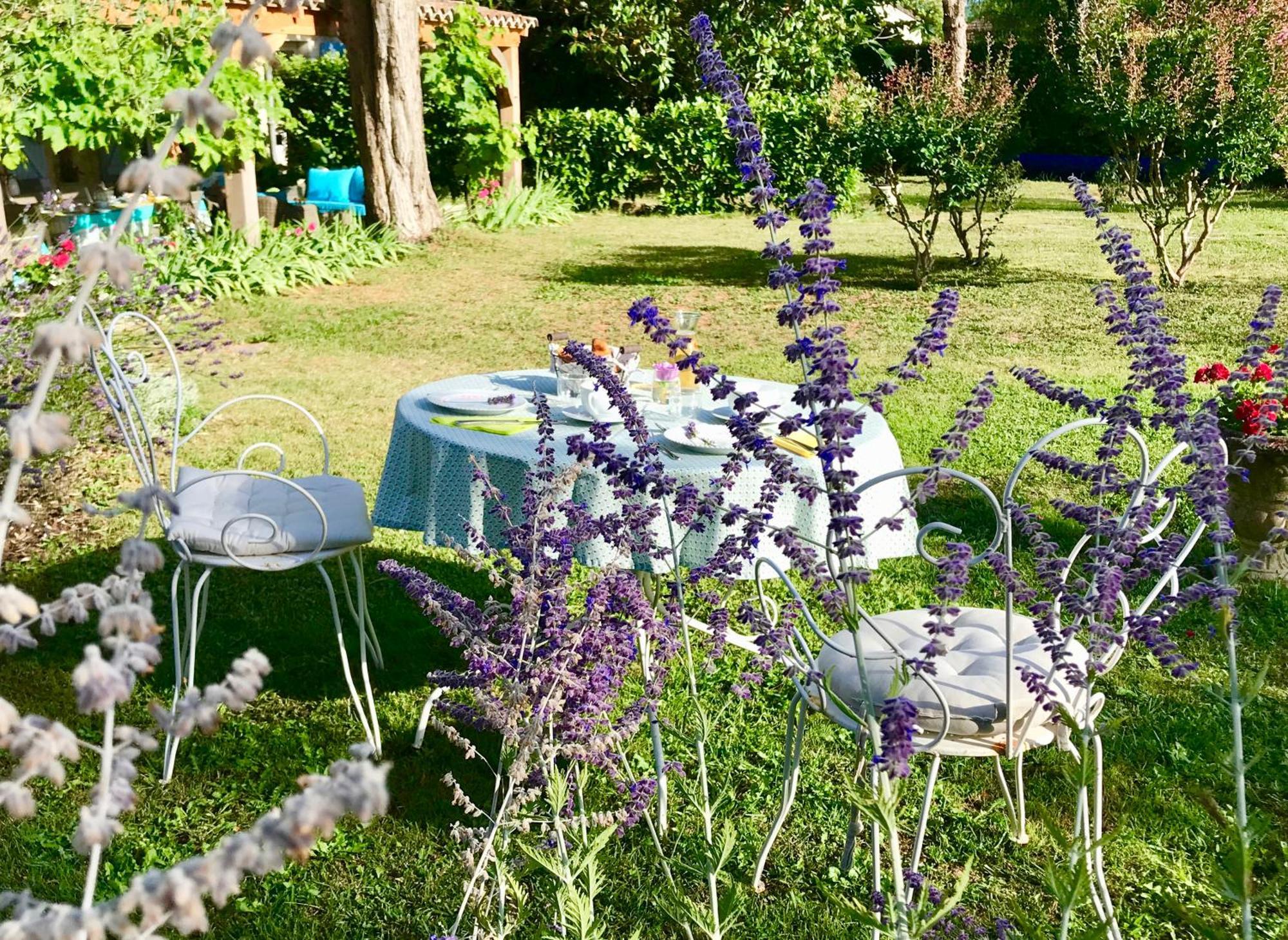 Bed and Breakfast Le Relais Des Anges Mercues Екстер'єр фото