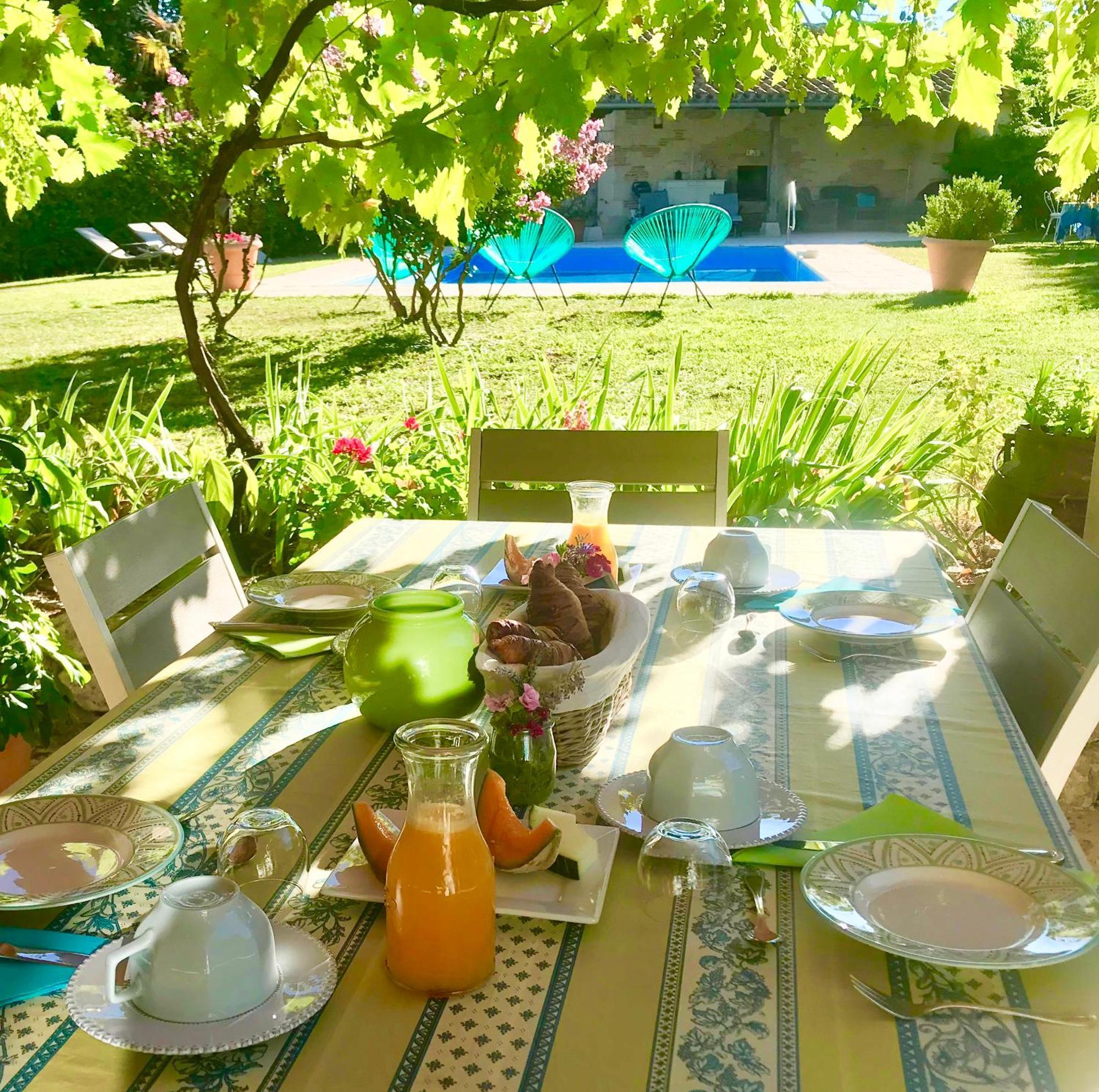 Bed and Breakfast Le Relais Des Anges Mercues Екстер'єр фото