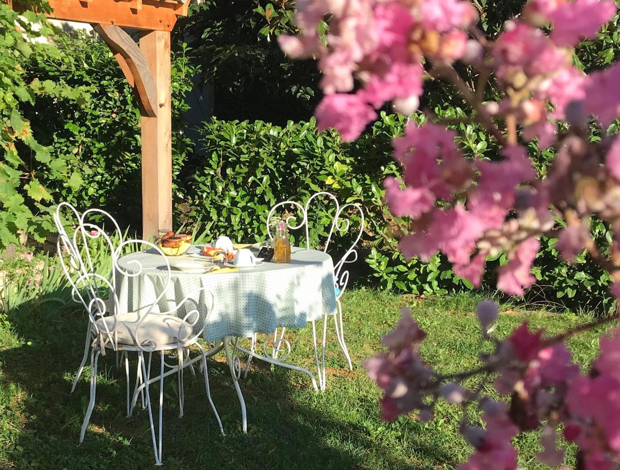 Bed and Breakfast Le Relais Des Anges Mercues Екстер'єр фото