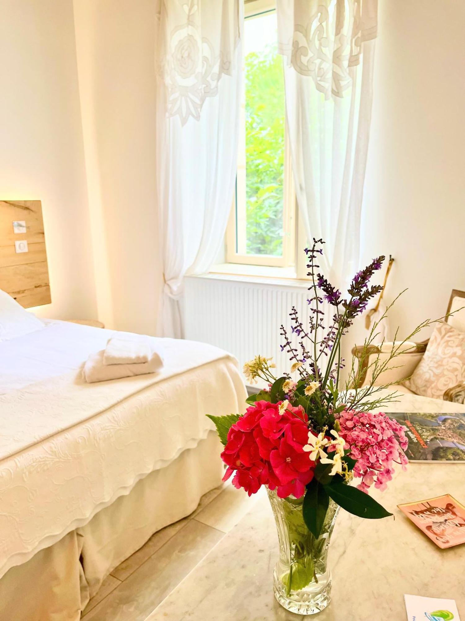 Bed and Breakfast Le Relais Des Anges Mercues Екстер'єр фото