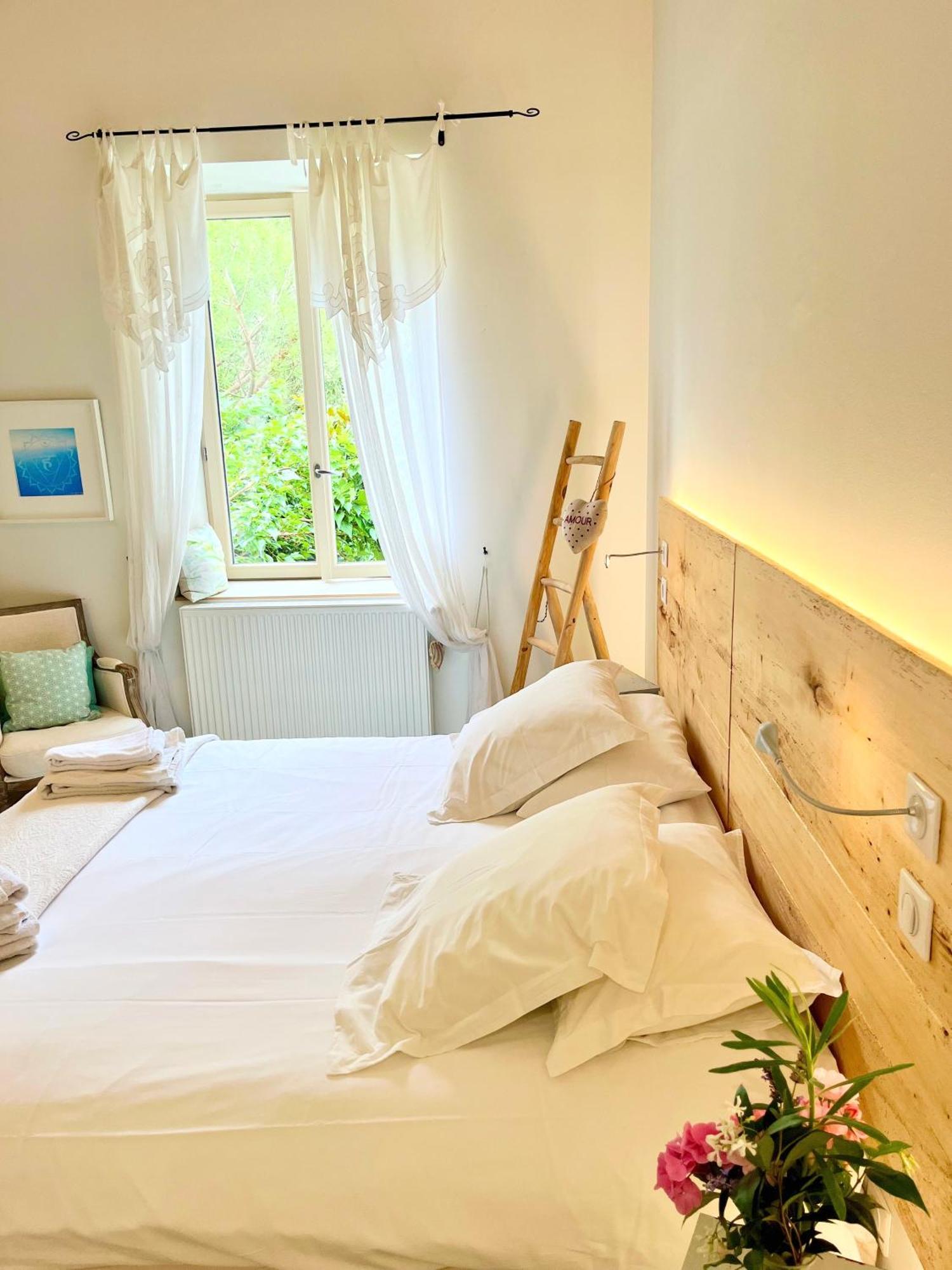 Bed and Breakfast Le Relais Des Anges Mercues Екстер'єр фото